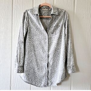 SOFT SURROUNDINGS Leopard Print V Neck Chambray Button Down Tunic Gray Small